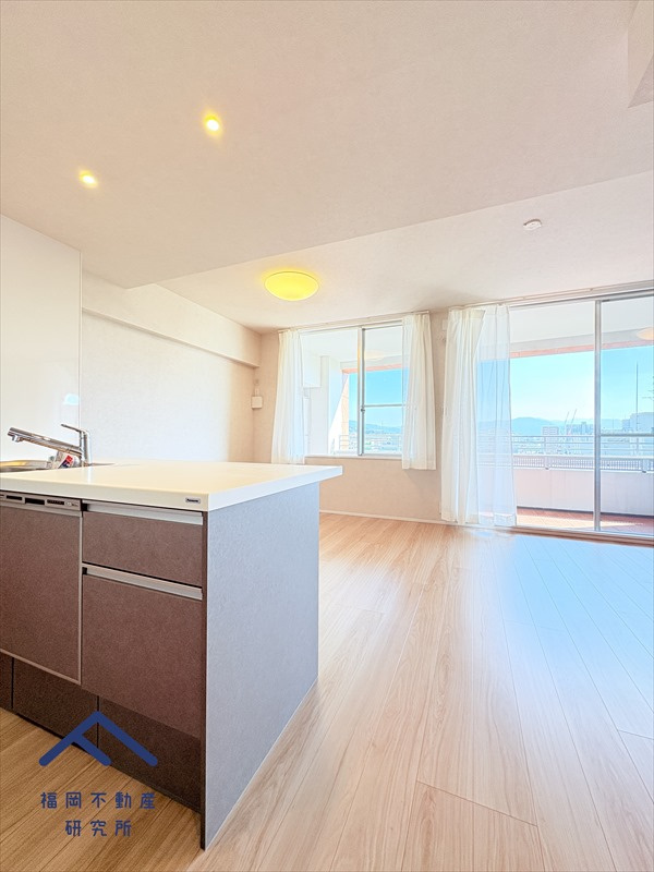 ネクサス香椎セントラルガーデンイースト2号棟の居間・リビング