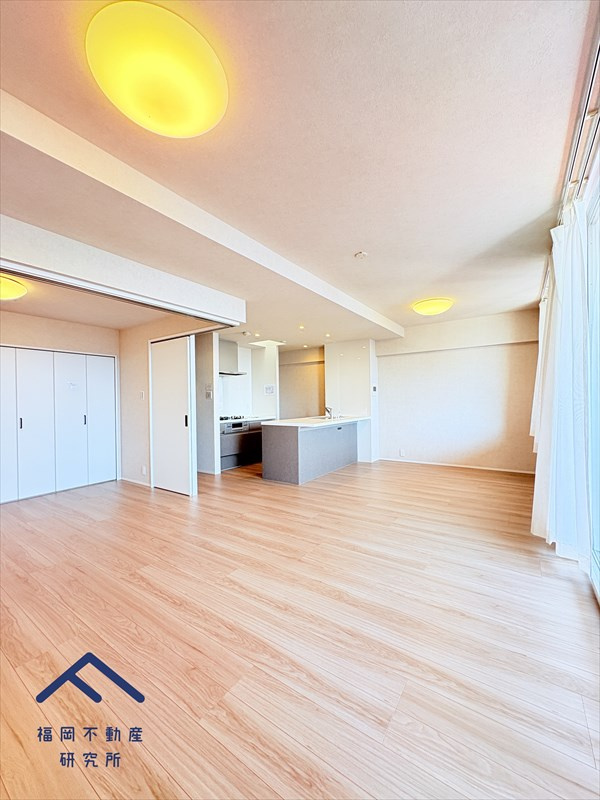 ネクサス香椎セントラルガーデンイースト2号棟の居間・リビング