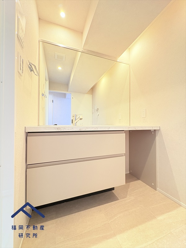 ネクサス香椎セントラルガーデンイースト2号棟の独立洗面台