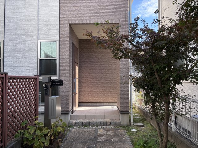  中古戸建　　　長楽寺１丁目の玄関