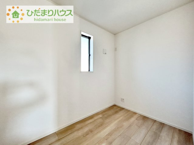 【洋室】 | 結城市結城第40　新築戸建　2号棟 | こたつや扇風機などの季節物もポンポンしまえる大容量の納戸付き♪