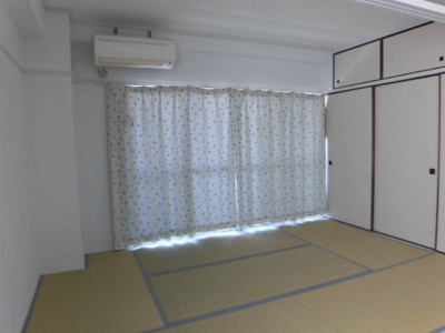 【居間・リビング】 | コーポフェニックス | 広々とした和室です