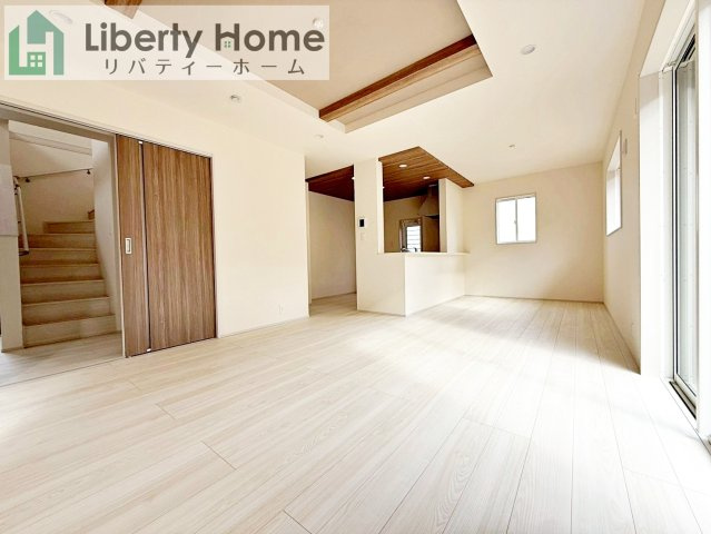 土浦市天川2丁目6期　新築戸建の居間・リビング