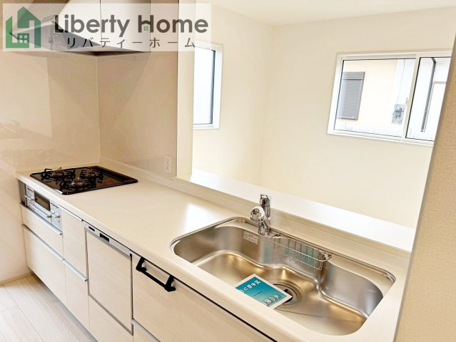 土浦市天川2丁目6期　新築戸建の前面道路含む現地写真