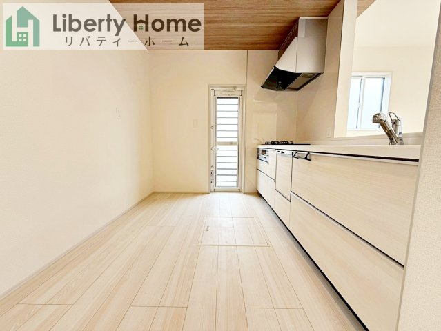 土浦市天川2丁目6期　新築戸建の前面道路含む現地写真