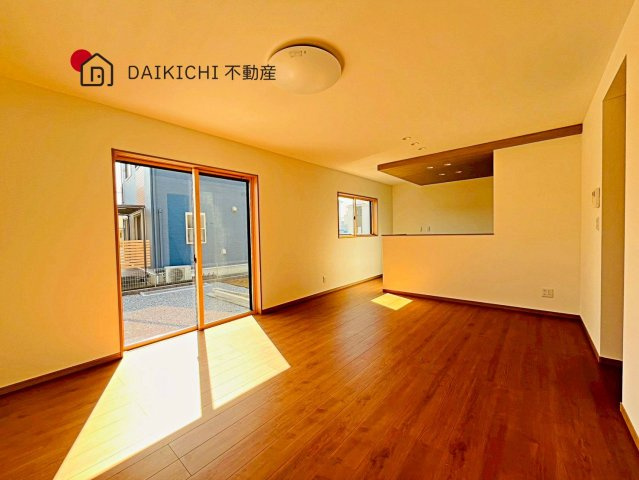 【居間・リビング】 | 加須市久下第7期　ワイウッドコート　新築戸建　全10棟　1号棟