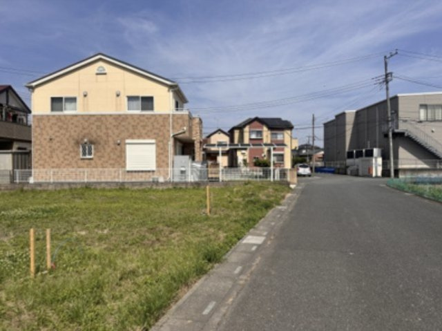 【前面道路含む現地写真】 | 加須市久下第7期　ワイウッドコート　新築戸建　全10棟　1号棟