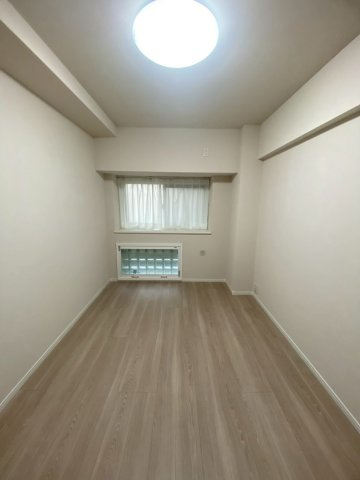 ファミール鳥飼の洋室