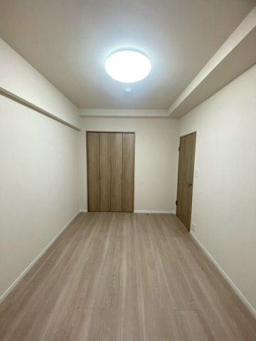 ファミール鳥飼の洋室