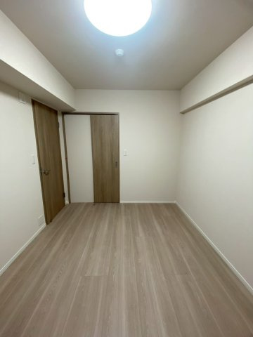 ファミール鳥飼の洋室