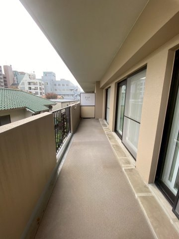 ファミール鳥飼のバルコニー