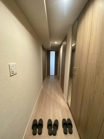 ファミール鳥飼の玄関