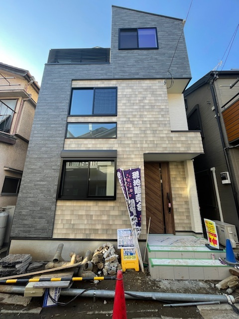 市川市新井１丁目　新築戸建ての外観