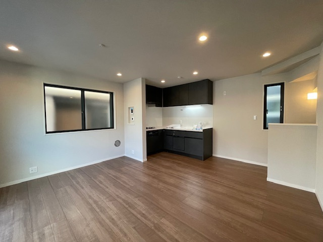 市川市新井１丁目　新築戸建ての居間・リビング|2025年11月撮影