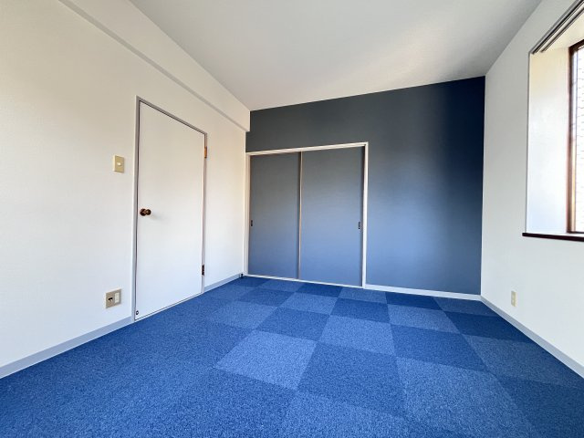 マンション花園の洋室