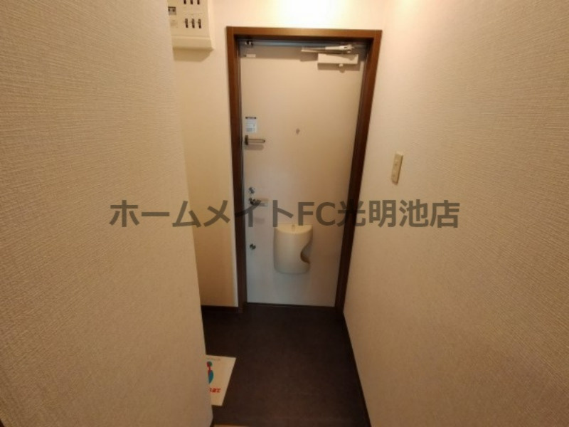 フジパレスフォーゲルⅢ番館の玄関