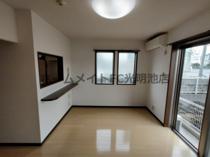 フジパレスフォーゲルⅢ番館の居間・リビング