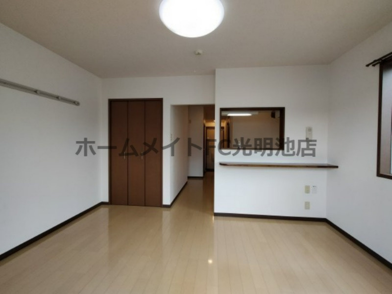 フジパレスフォーゲルⅢ番館の洋室