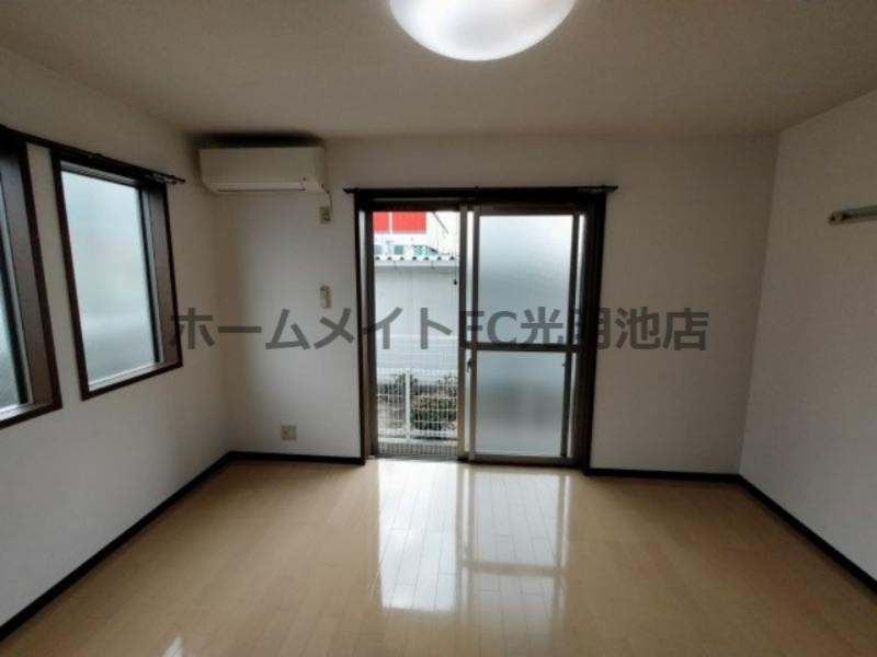 フジパレスフォーゲルⅢ番館の洋室