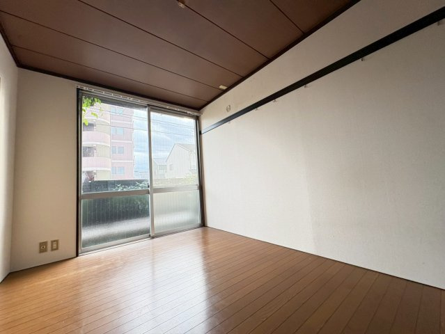 サンハウス第2|名古屋市の賃貸ならMy賃貸の寝室|和室→洋室に変更工事中
サンハウス第2