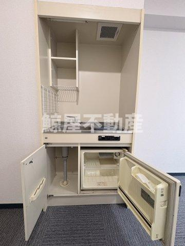 フェニックス東銀座のキッチン|コンパクトなキッチンで掃除もラクラク