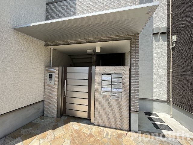 イノベーション鳳のエントランス