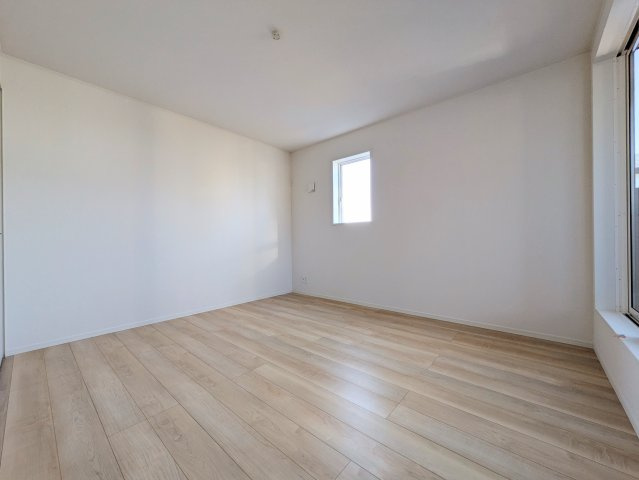 神戸市西区大沢1丁目新築戸建4号棟の洋室