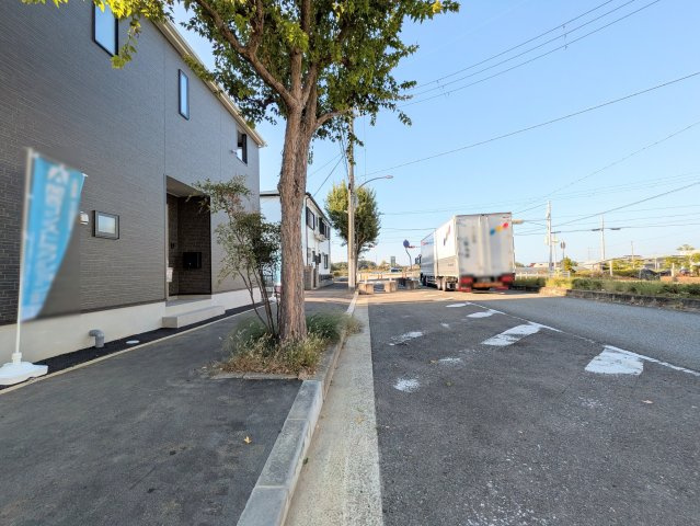 神戸市西区大沢1丁目新築戸建4号棟の前面道路含む現地写真