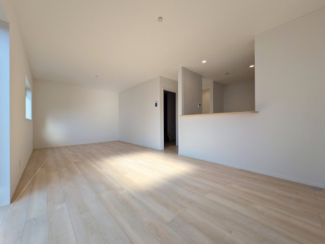 神戸市西区大沢1丁目新築戸建4号棟の居間・リビング