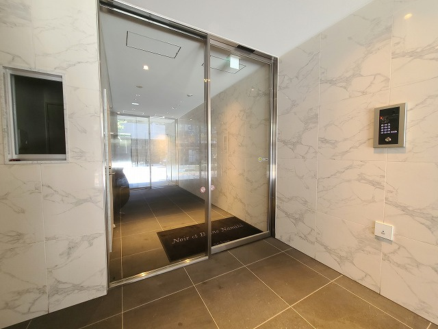 Noir et Blanc 並木のセキュリティ|★オートロック＆ＴＶモニターホンを完備しています★