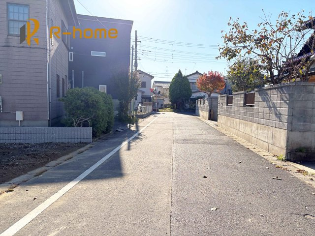 龍ケ崎市姫宮町　新築戸建て　1号棟の前面道路含む現地写真|『今から見たい！』大歓迎です♪
お気軽にＲ－ｈomeまでお問い合わせください。