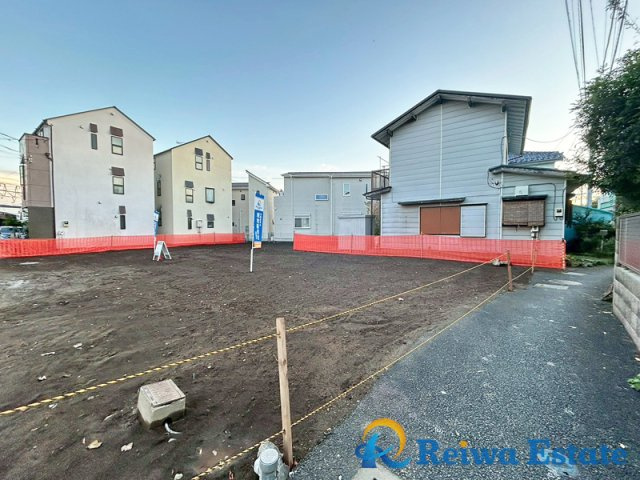 売地　茅ヶ崎市十間坂2丁目の前面道路含む現地写真