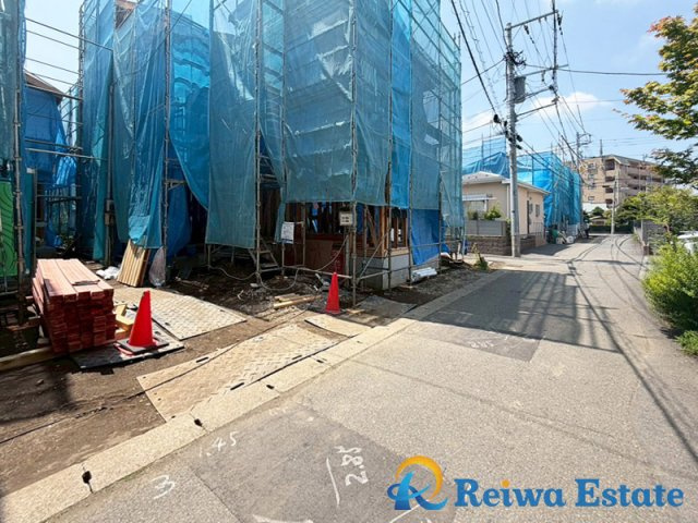 新築戸建　茅ヶ崎市十間坂2丁目　全3棟の前面道路含む現地写真