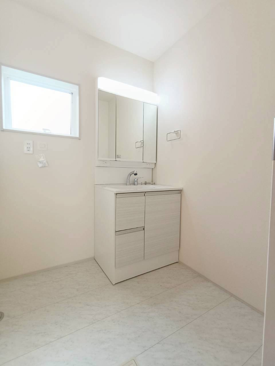 三郷市　彦川戸1丁目　　新築戸建　全1棟の洗面所|施工例です