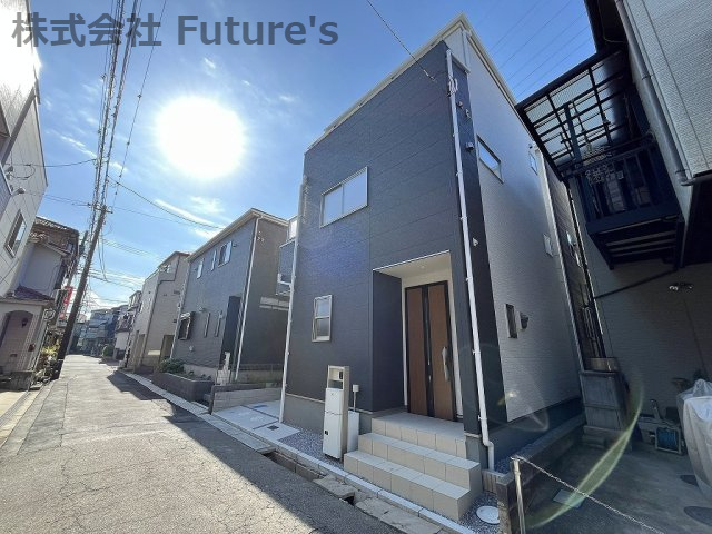 三郷市谷口　新築戸建　全1棟の前面道路含む現地写真|前面道路含む現地写真です。