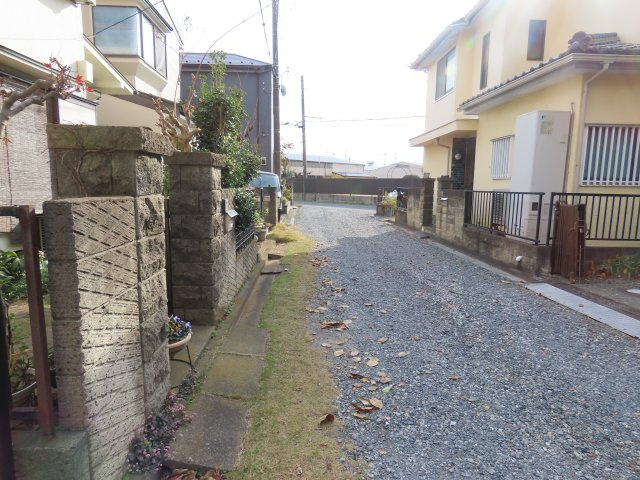 鶴ヶ島市脚折売地の前面道路含む現地写真