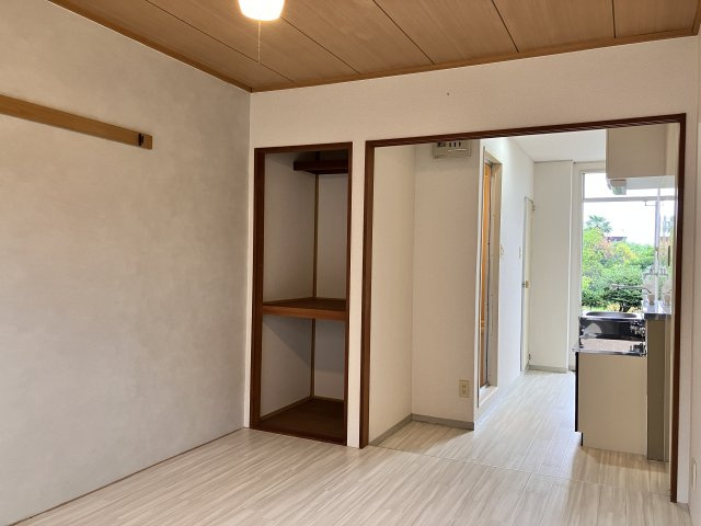 スカイアートの内装|広々とした洋室です