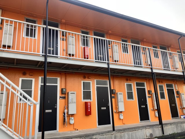 スカイアートの外観|インパクトのある外壁です