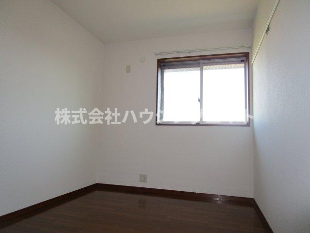 ひたちなか市高場６丁目のアパートの居間・リビング