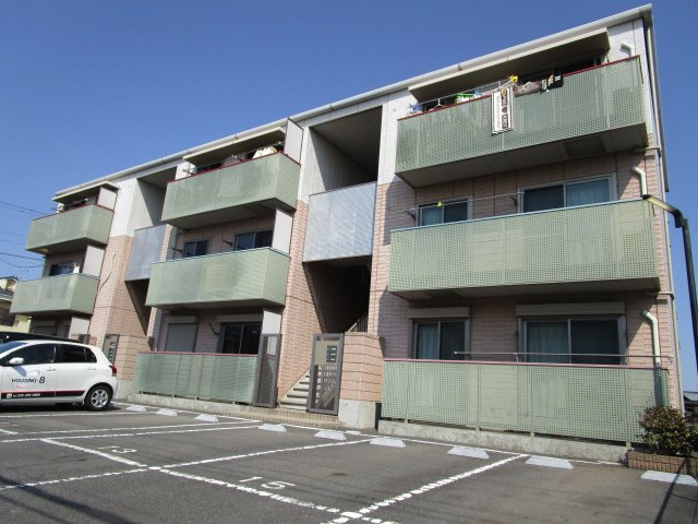 ひたちなか市高場６丁目のアパートの外観