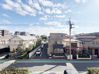 【展望】 | 眼前に広がる空の雄大さと、このお部屋の自慢の一つである「眺望」をご覧ください。毎日、この景色を独り占めできる新生活に夢が広がります。～即日のご見学可能～　お問合せはお気軽にどうぞ。