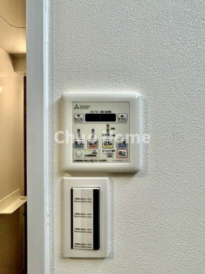 【冷暖房・空調設備】 | クレドール水元公園 | 【浴室乾燥機】暖房・冷風・換気・乾燥が可能です。毎日を快適に過ごせるうれしい機能が揃っています。雨の日の洗濯物も安心です。