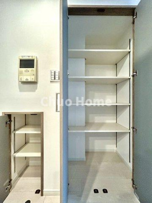 【収納】 | クレドール水元公園 | リビング内キッチン横にある収納