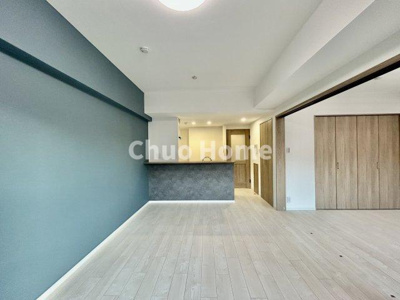 【居間・リビング】 | クレドール水元公園 | 【居間・リビング】「ＬＤＫは家族団らんをデザイン」広いＬＤＫでは家族が集まり一緒の時間を過ごせる工夫がされております。何気ない一日の当たり前のひとコマがいつか一生の宝物になります