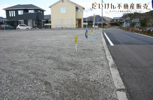 兵庫県たつの市　誉田町福田　4区画1号地の前面道路含む現地写真