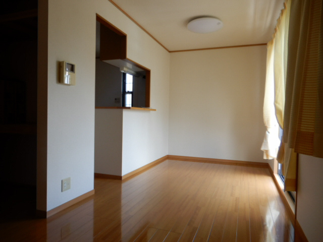 ルミエール御立　B棟の居間・リビング