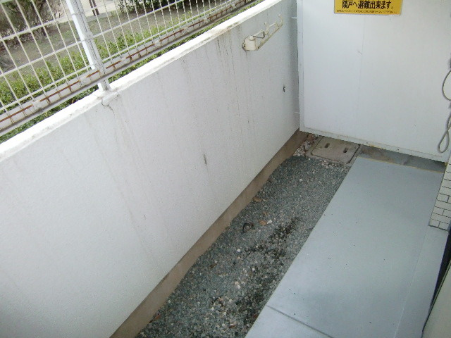 ダンディライオン石屋川のバルコニー