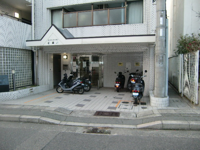 ダンディライオン石屋川のエントランス