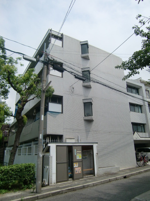 ダンディライオン石屋川の外観