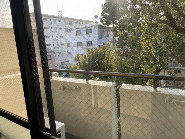 ダンディライオン石屋川のバルコニー